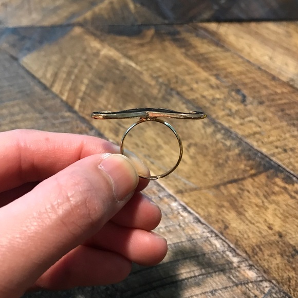 Mustache ring - Picture 3 of 3